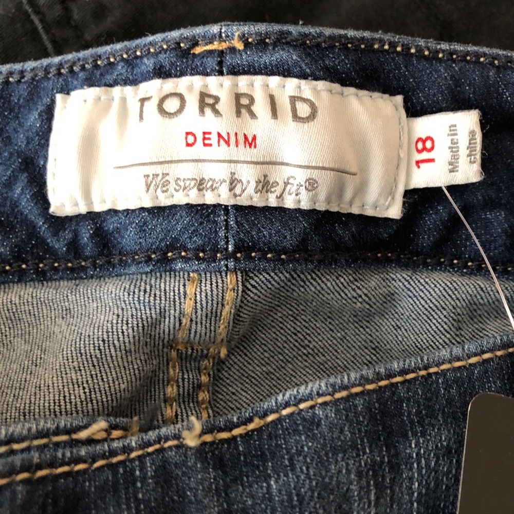 Torrid Jeans Womens 18 R Skinny Skyline Stretch Blue Jeans Comfort Med Dark Wash - Picture 3 of 11